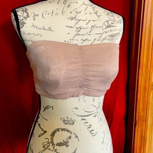 Padded strapless bra